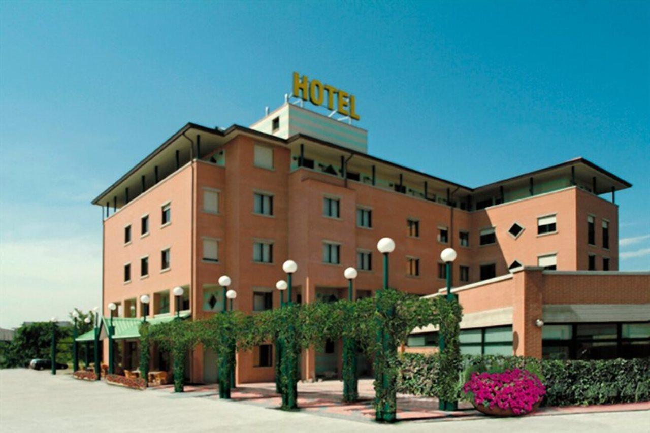 Leonardo Hotel Parma Exterior photo