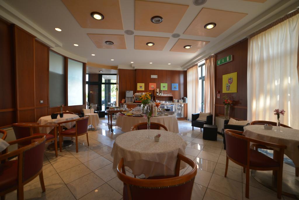 Leonardo Hotel Parma Exterior photo
