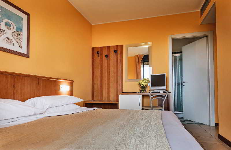 Leonardo Hotel Parma Exterior photo